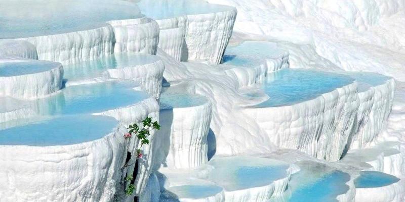 The Pamukkale Pools© Visit Turkey