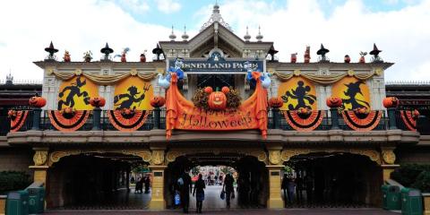 Disneyland Paris entrance with Halloween decoration 