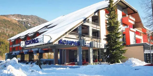 Exterior of the Hotel Kompas.
